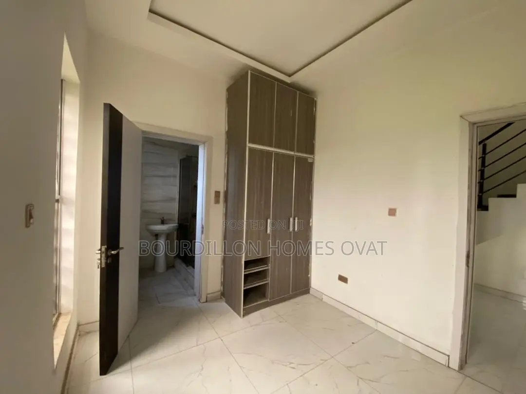 4bdrm Duplex in Lekki for sale