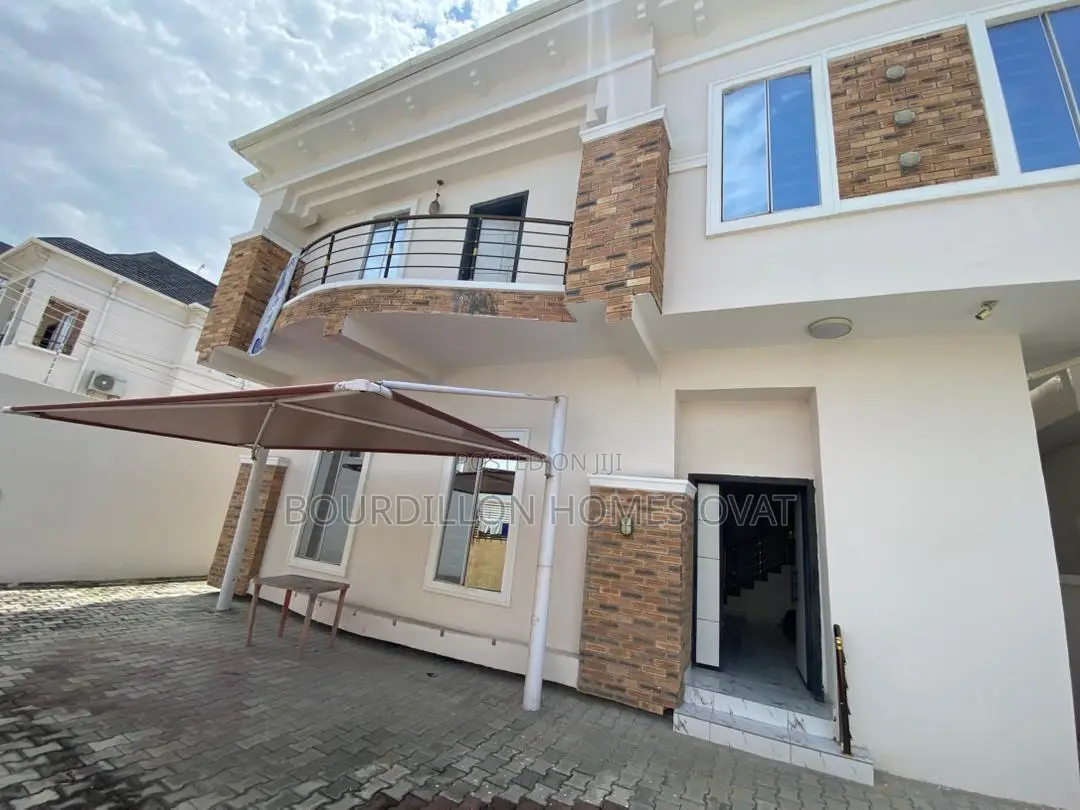5bdrm Apartment in Lekki for sale