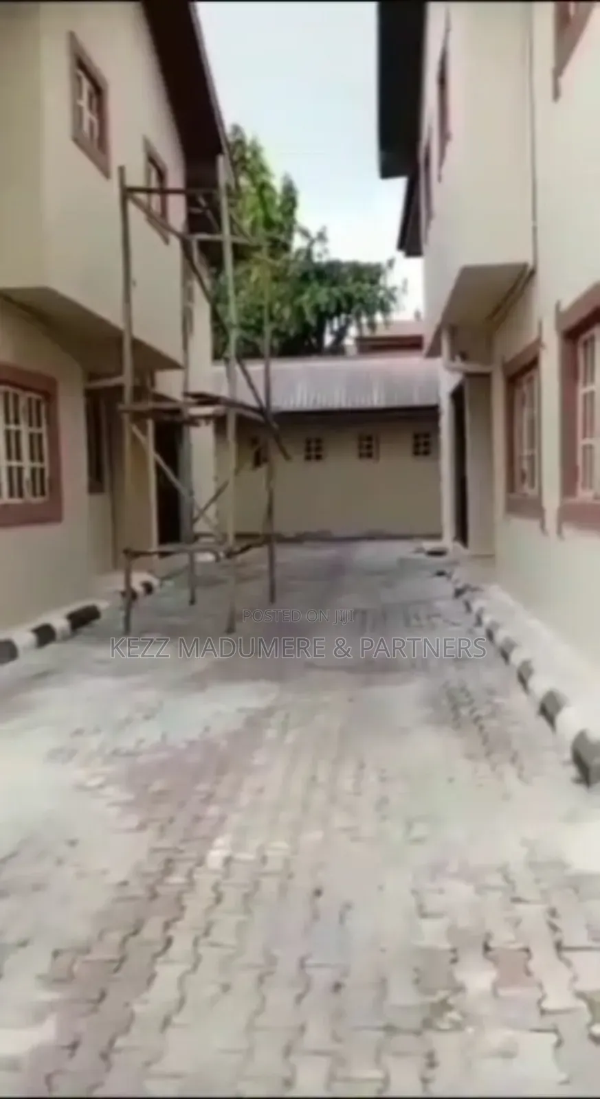 8bdrm Duplex in Woji Port Harcourt for sale