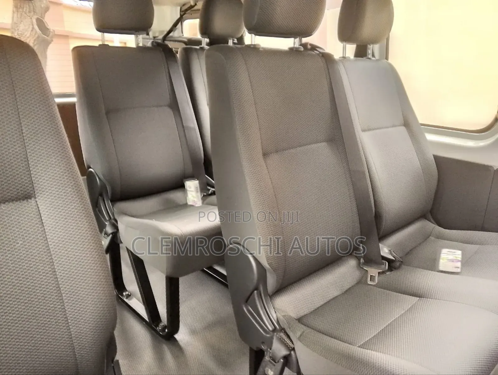 High Quality Certified Complete Executive Seats Hiace Bus
