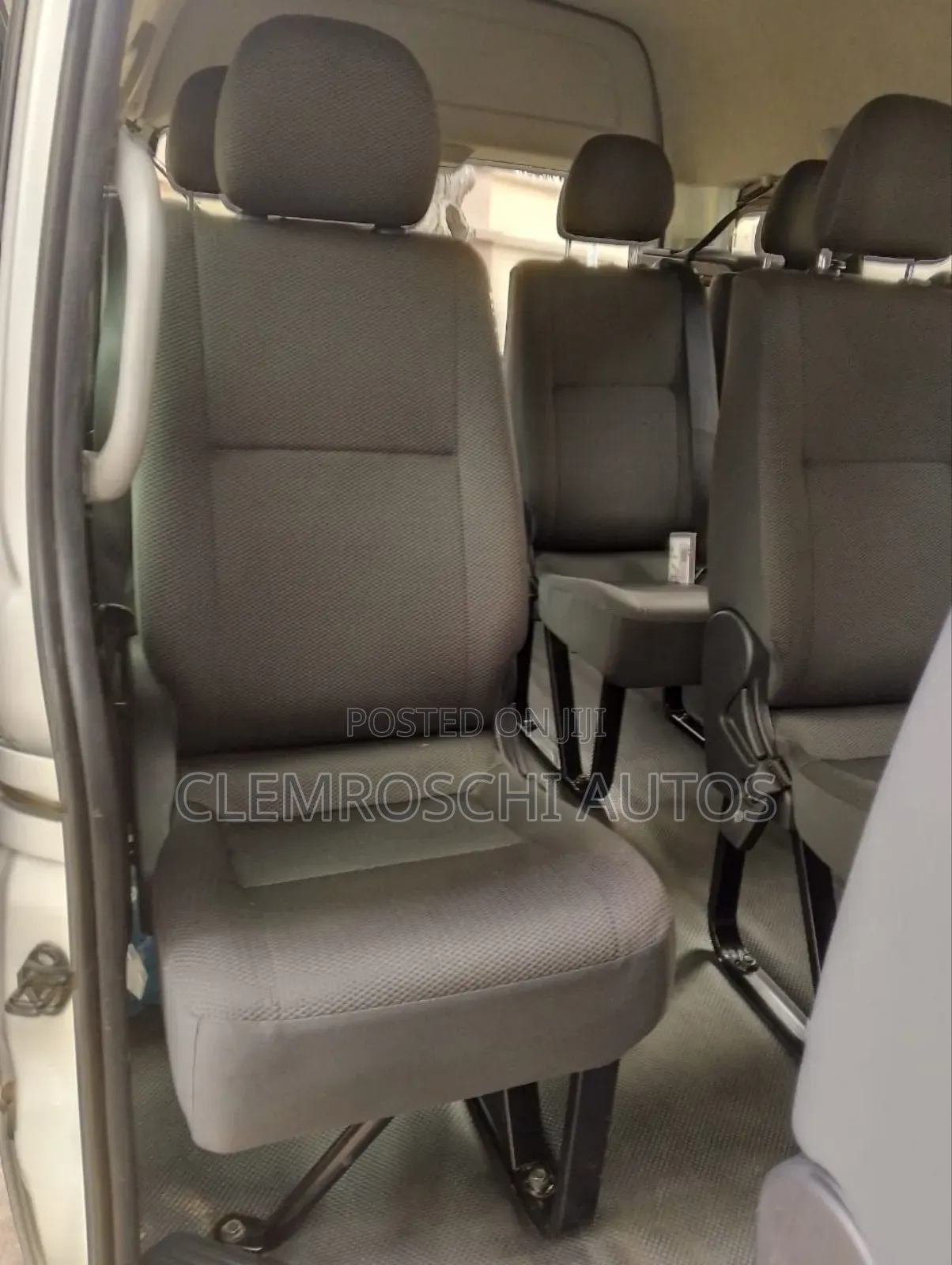High Quality Certified Complete Executive Seats Hiace Bus
