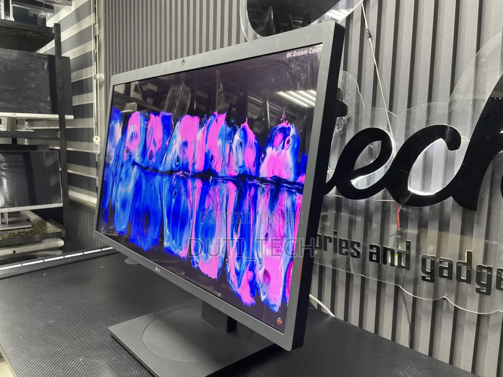 Lg 27md5kl-B 27” Ultrafine Ips Monitor