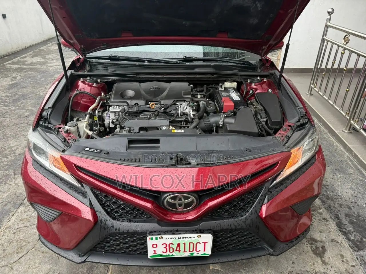 Toyota Camry SE FWD (2.5L 4cyl 8AM) 2018 Red