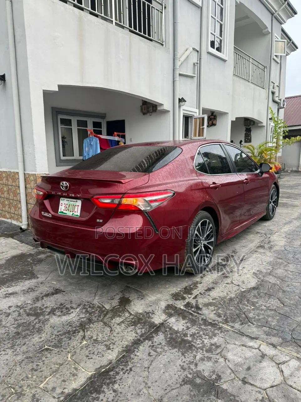 Toyota Camry SE FWD (2.5L 4cyl 8AM) 2018 Red