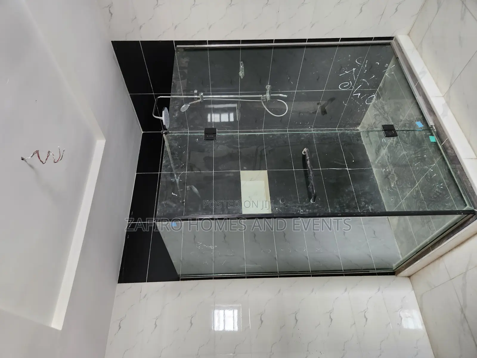 4bdrm Duplex in Oyelade Estate for sale
