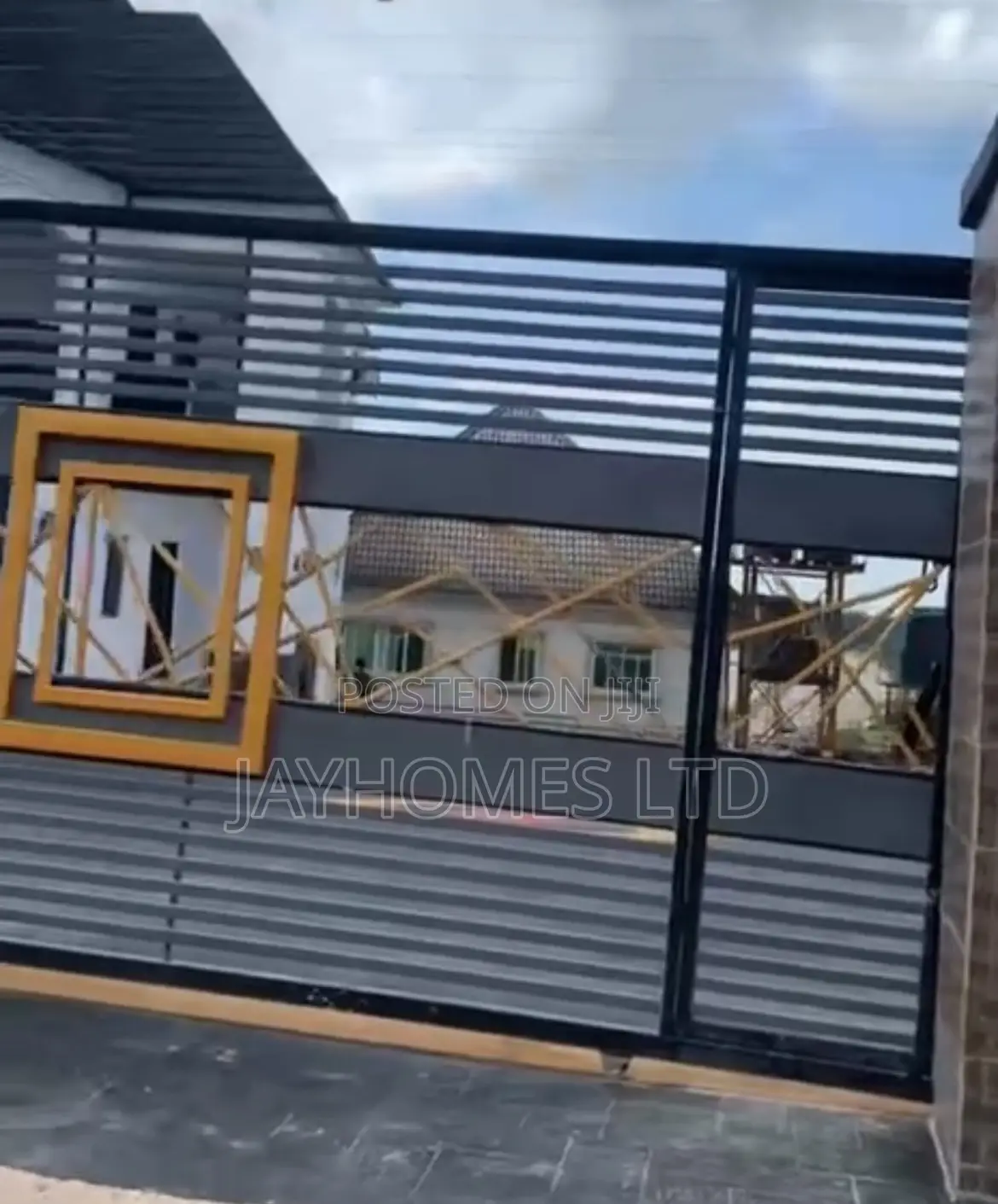 7bdrm Duplex in Back Of Specialist, Oshimili South for sale