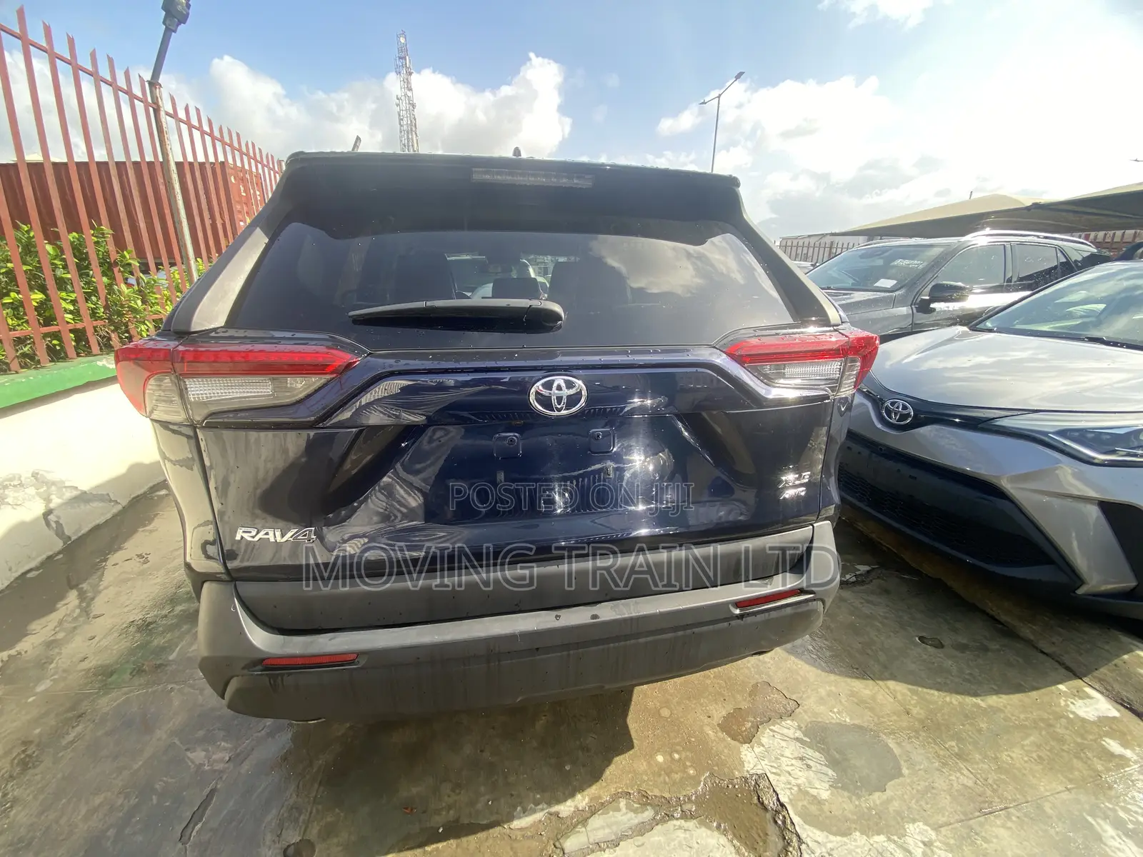Toyota RAV4 2021 Blue