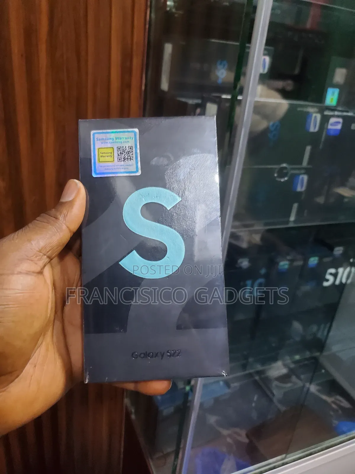 New Samsung Galaxy S22 5G 128 GB Black