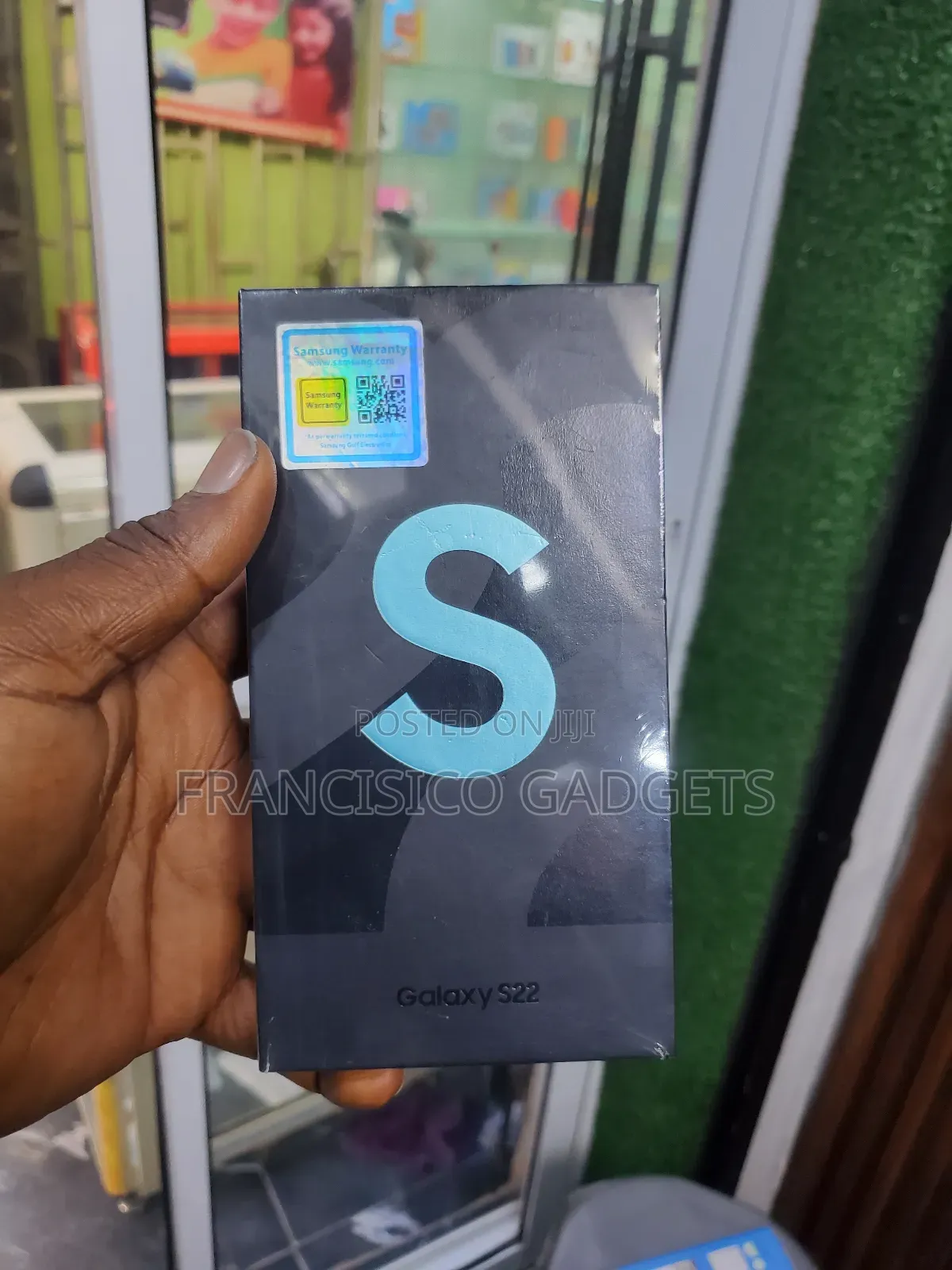 New Samsung Galaxy S22 5G 128 GB Black