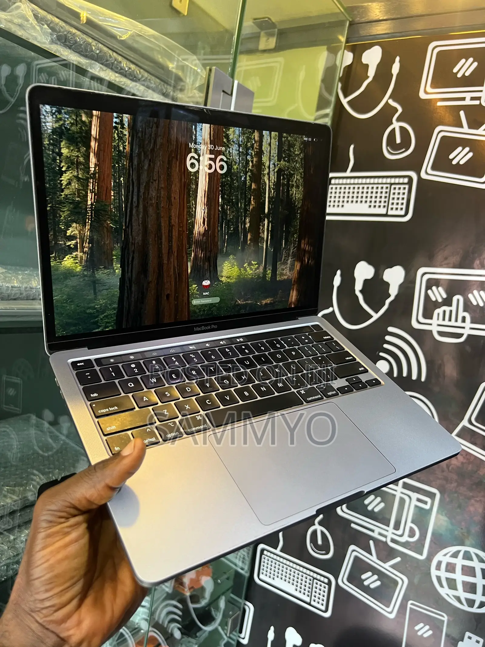 Laptop Apple MacBook Pro 2020 8GB Intel Core i5 SSD 256GB
