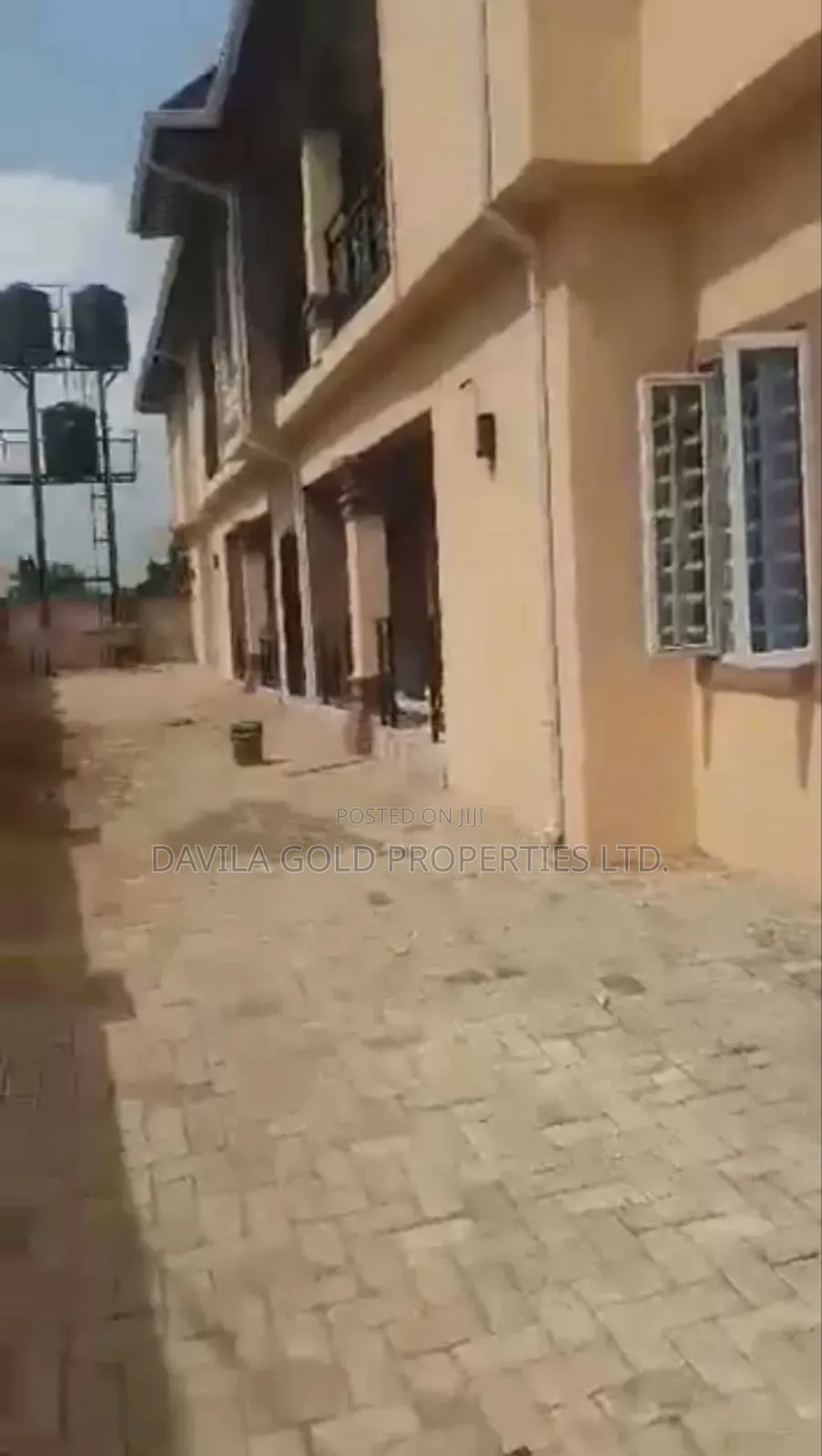 20bdrm Block of Flats in Benin City for sale