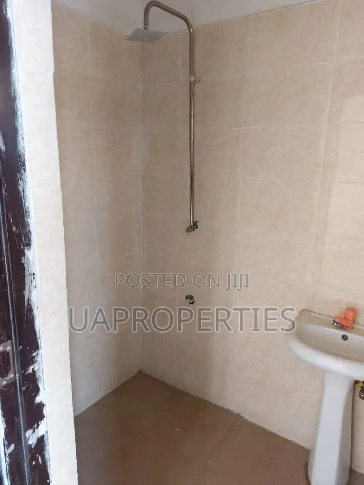3bdrm Bungalow in Awoyaya for sale