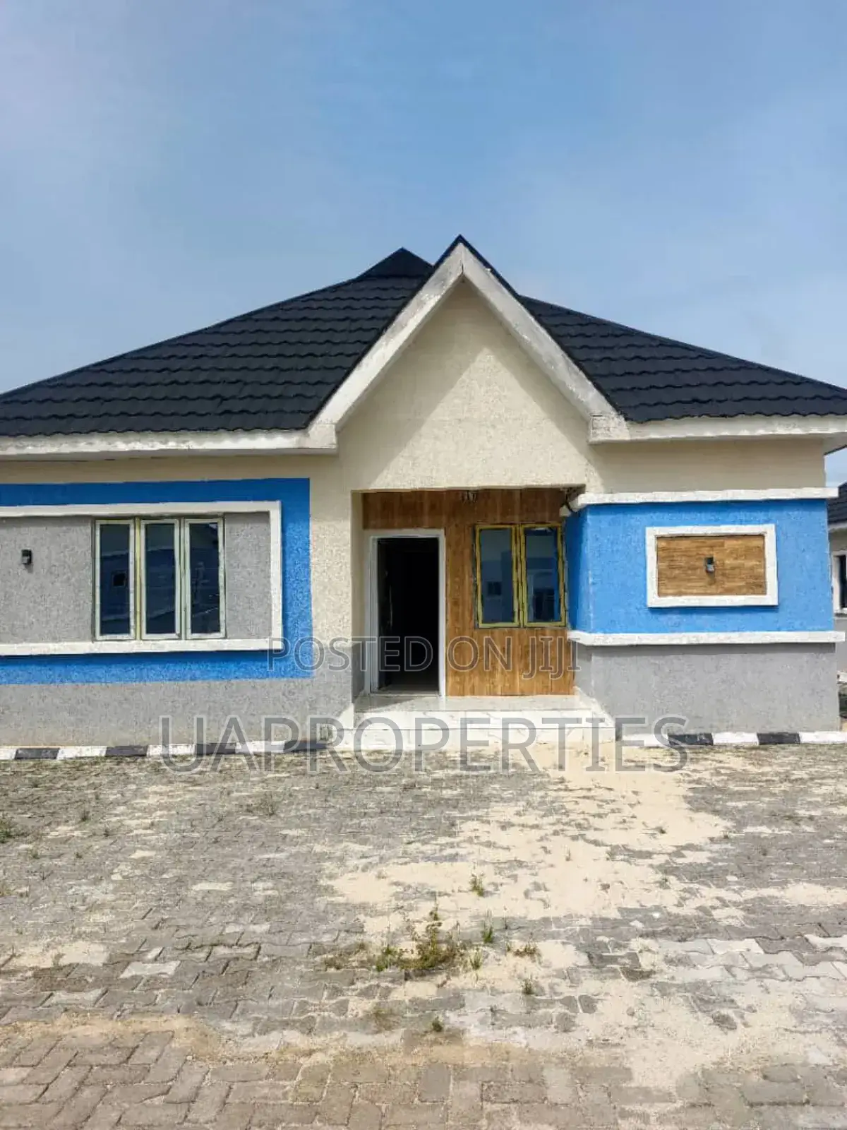 3bdrm Bungalow in Awoyaya for sale