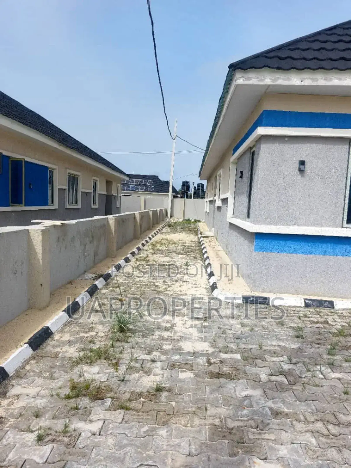 3bdrm Bungalow in Awoyaya for sale