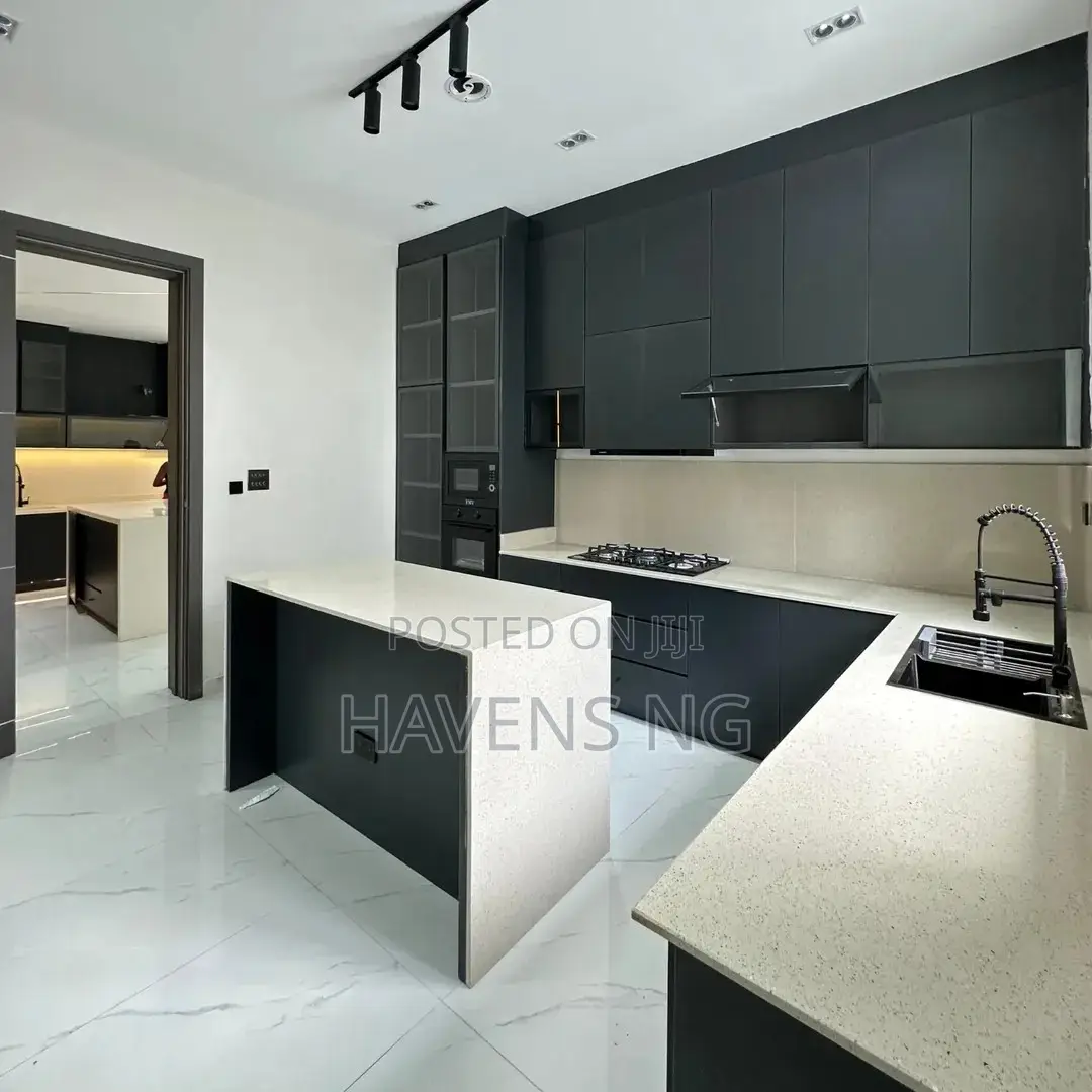 5bdrm Duplex in 1004 for sale