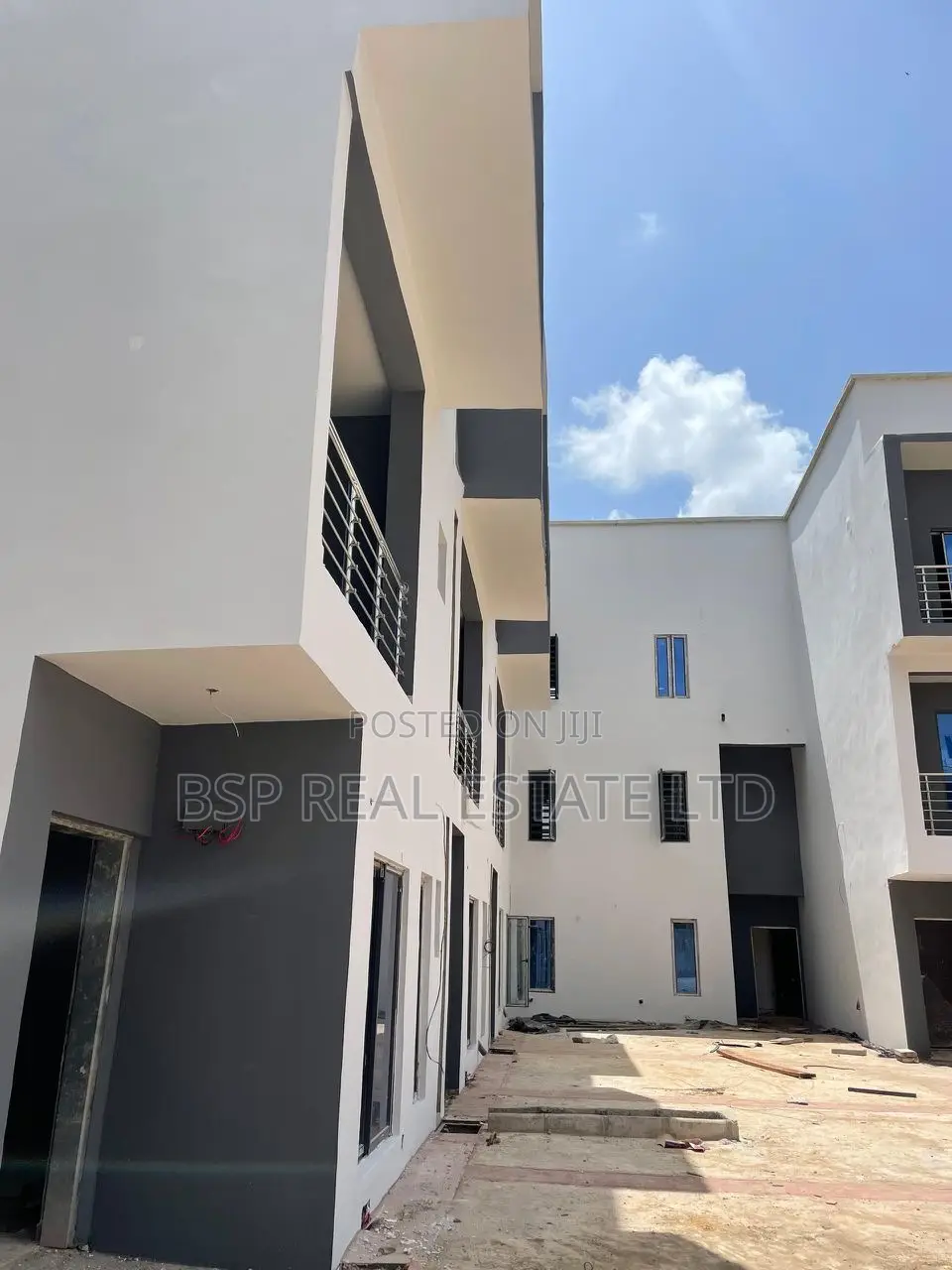 4bdrm Townhouse/Terrace in Gaduwa for sale