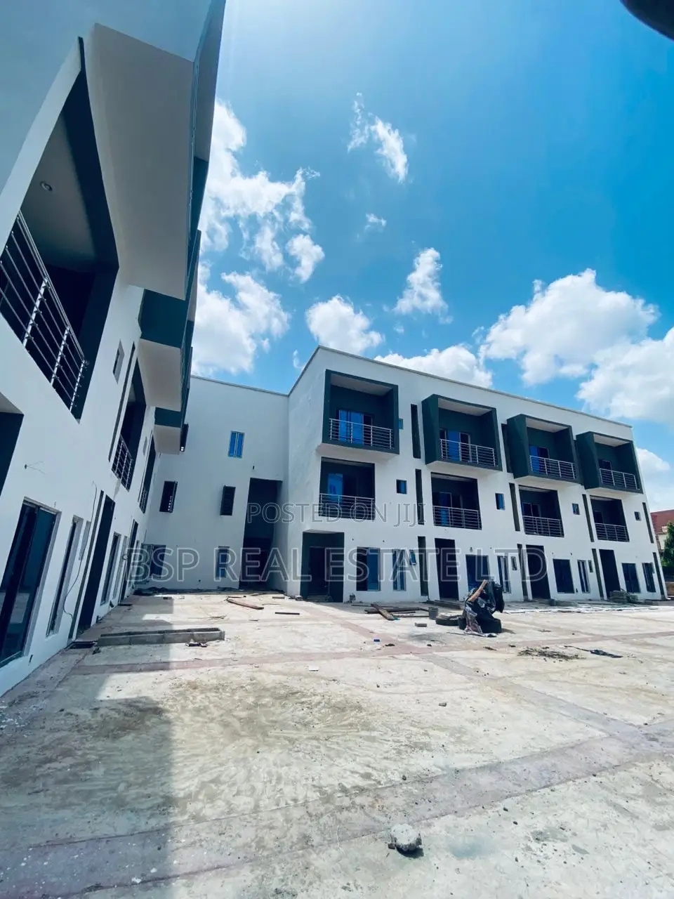 4bdrm Townhouse/Terrace in Gaduwa for sale