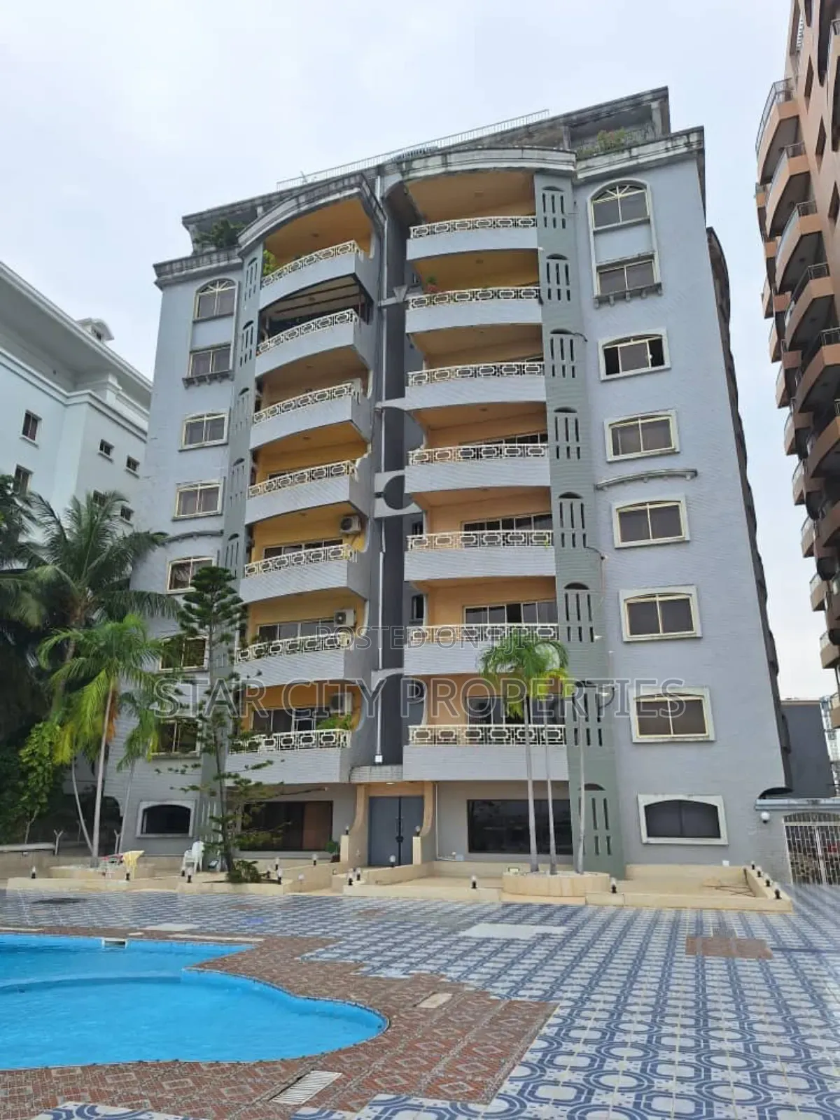 18bdrm Block of Flats in Lekki Lagos, Ilasan for sale