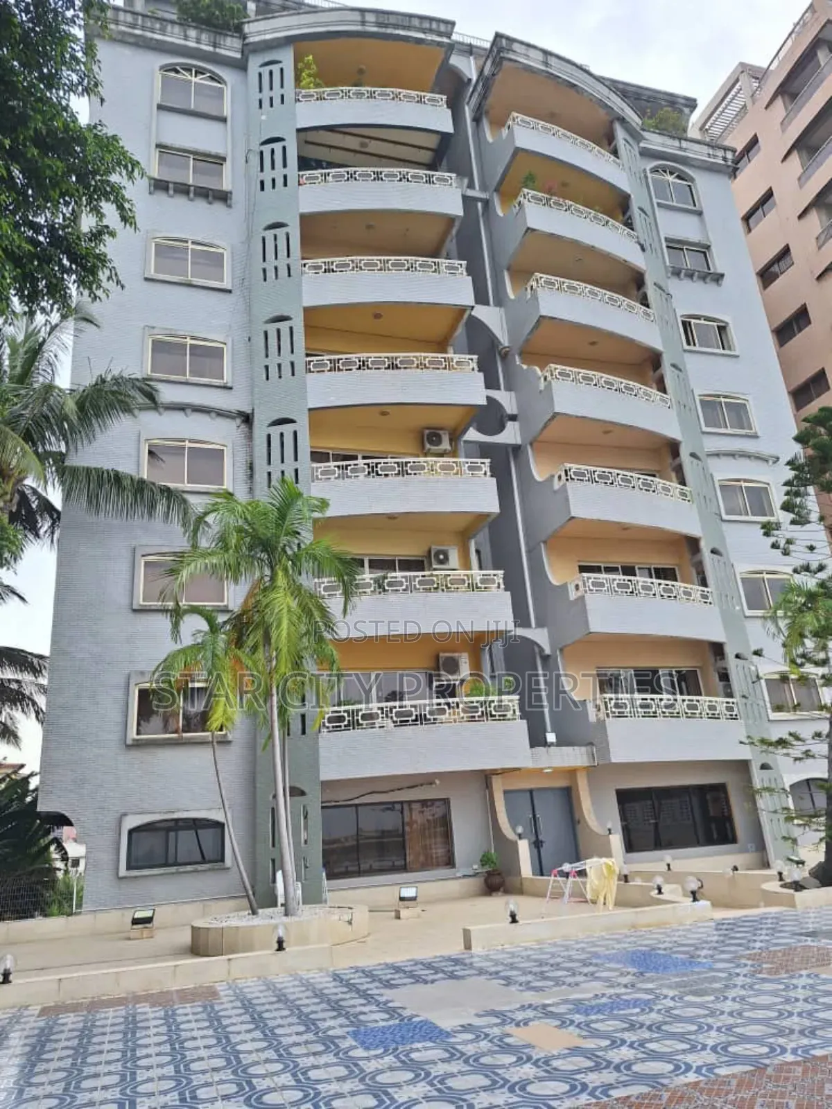 18bdrm Block of Flats in Lekki Lagos, Ilasan for sale
