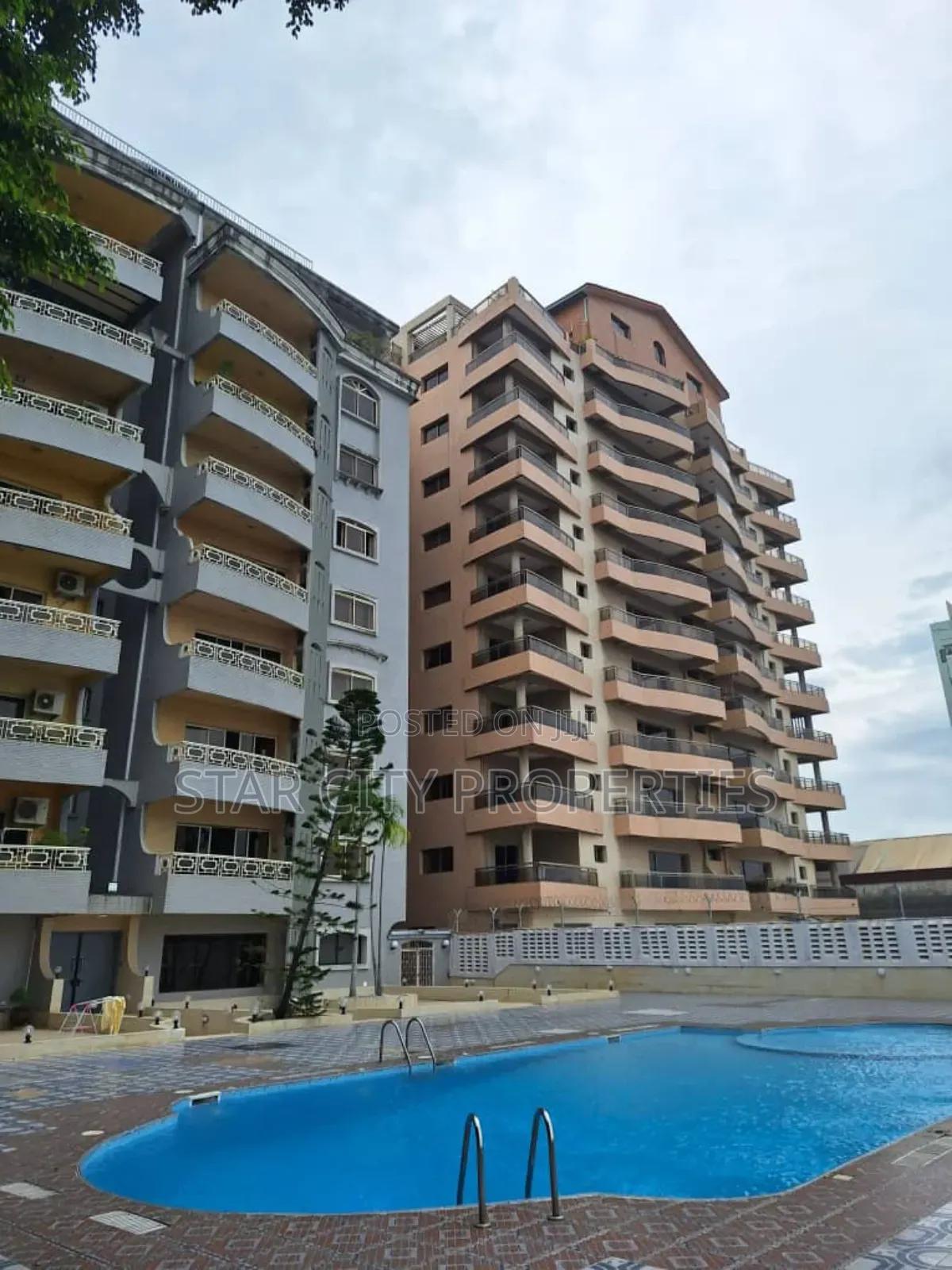18bdrm Block of Flats in Lekki Lagos, Ilasan for sale