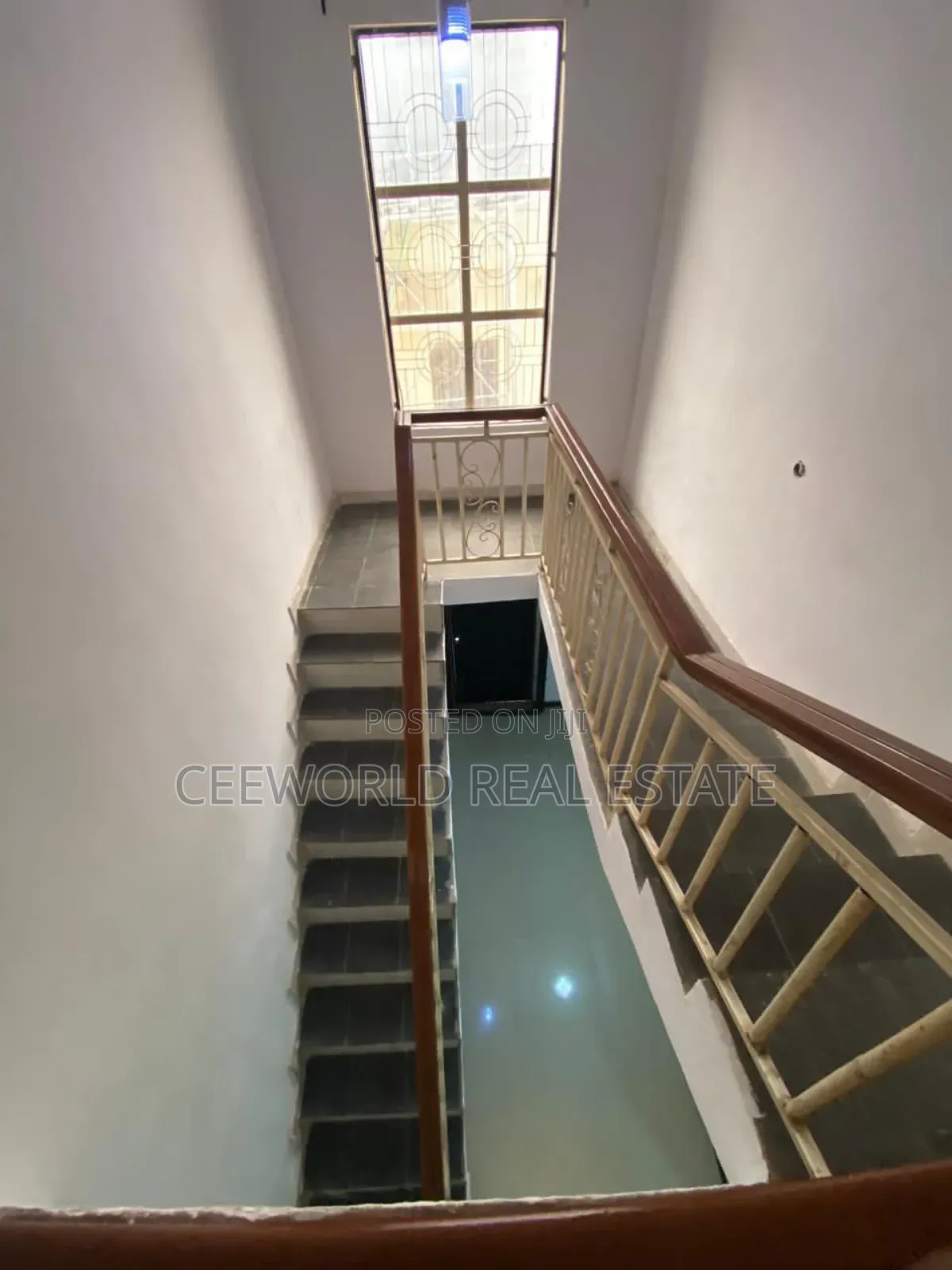 5bdrm Duplex in Oluyole Main Estate for rent