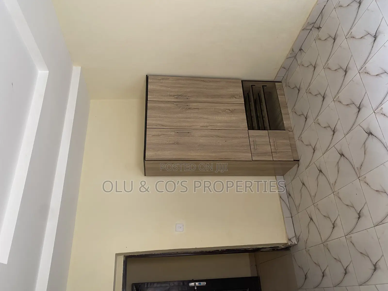 3bdrm Block of Flats in Aco Amac Estate, Lugbe District for rent