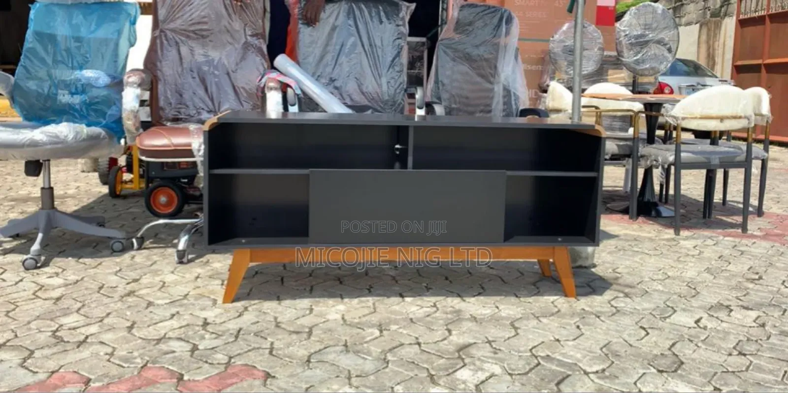 Maxi Black Matt Tv Stand
