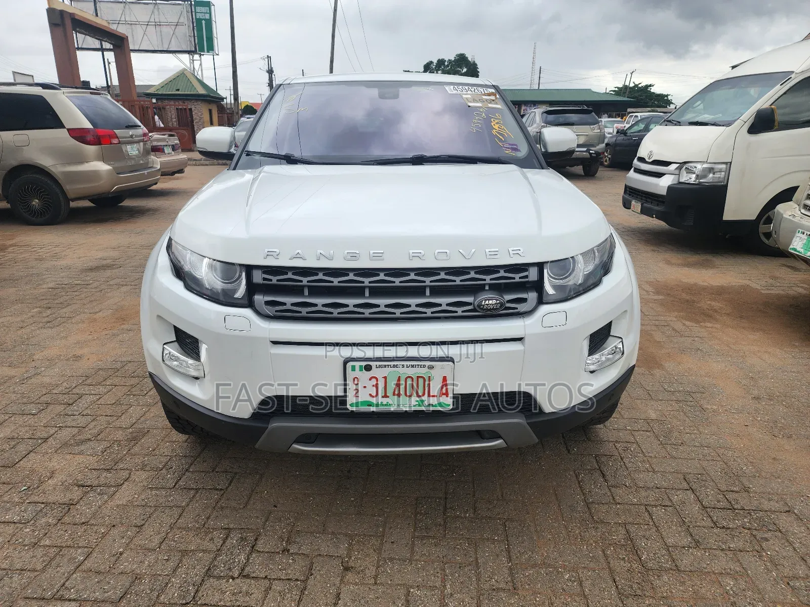 Land Rover Range Rover Evoque Pure Plus AWD 2013 White