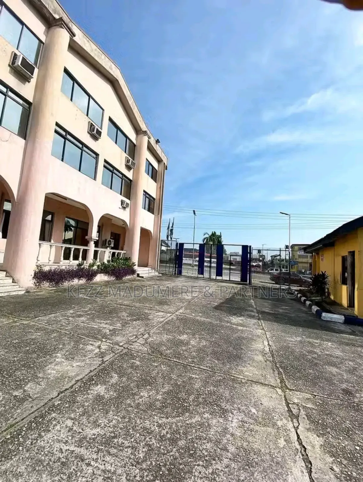 For Sale: Company Office Plaza on 14 Plots at Aba Road Port Harcourt
