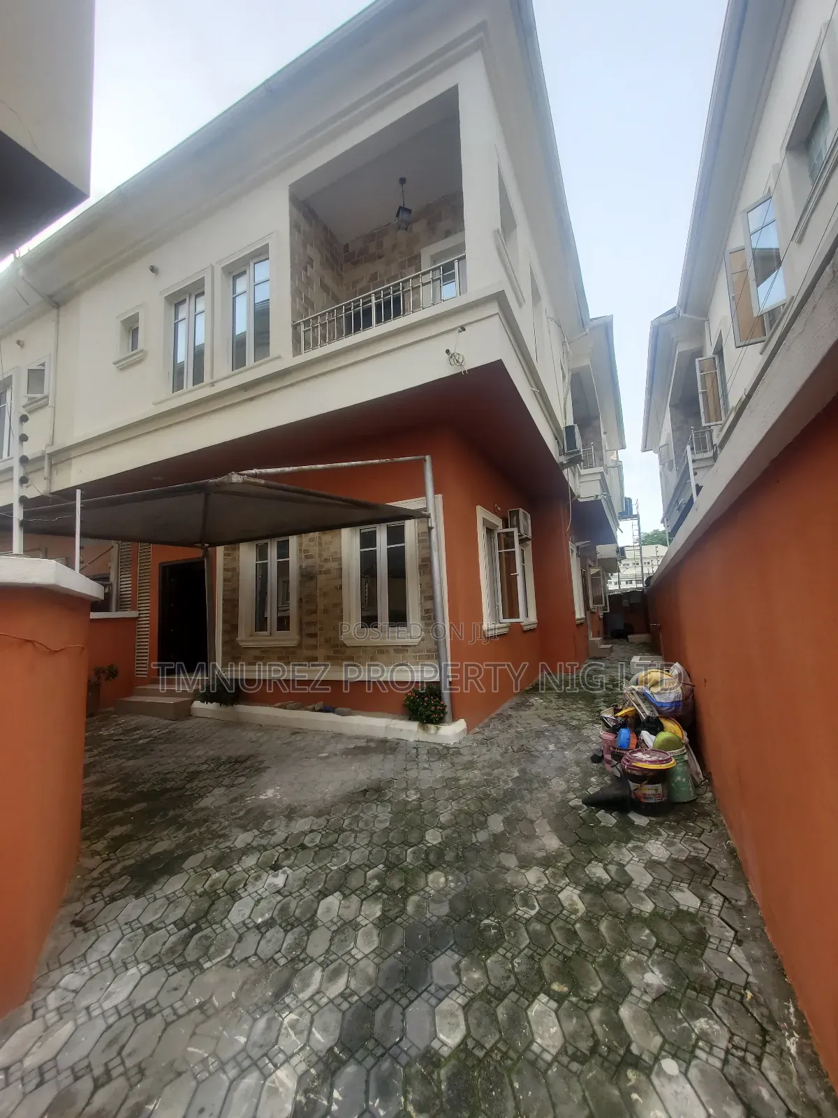 Studio Apartment in Chevron for rent