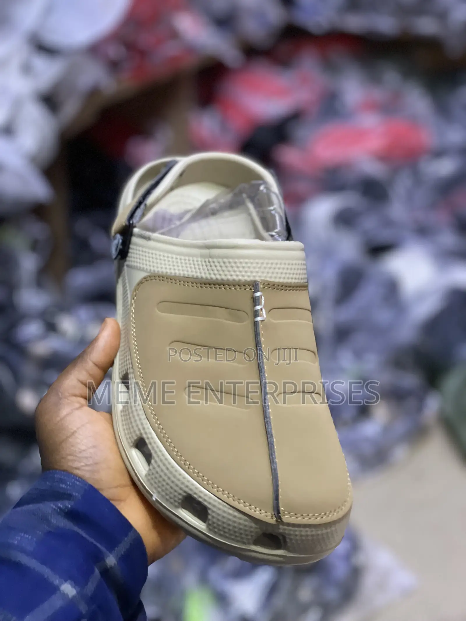 Unisex Crocs (Brown) 