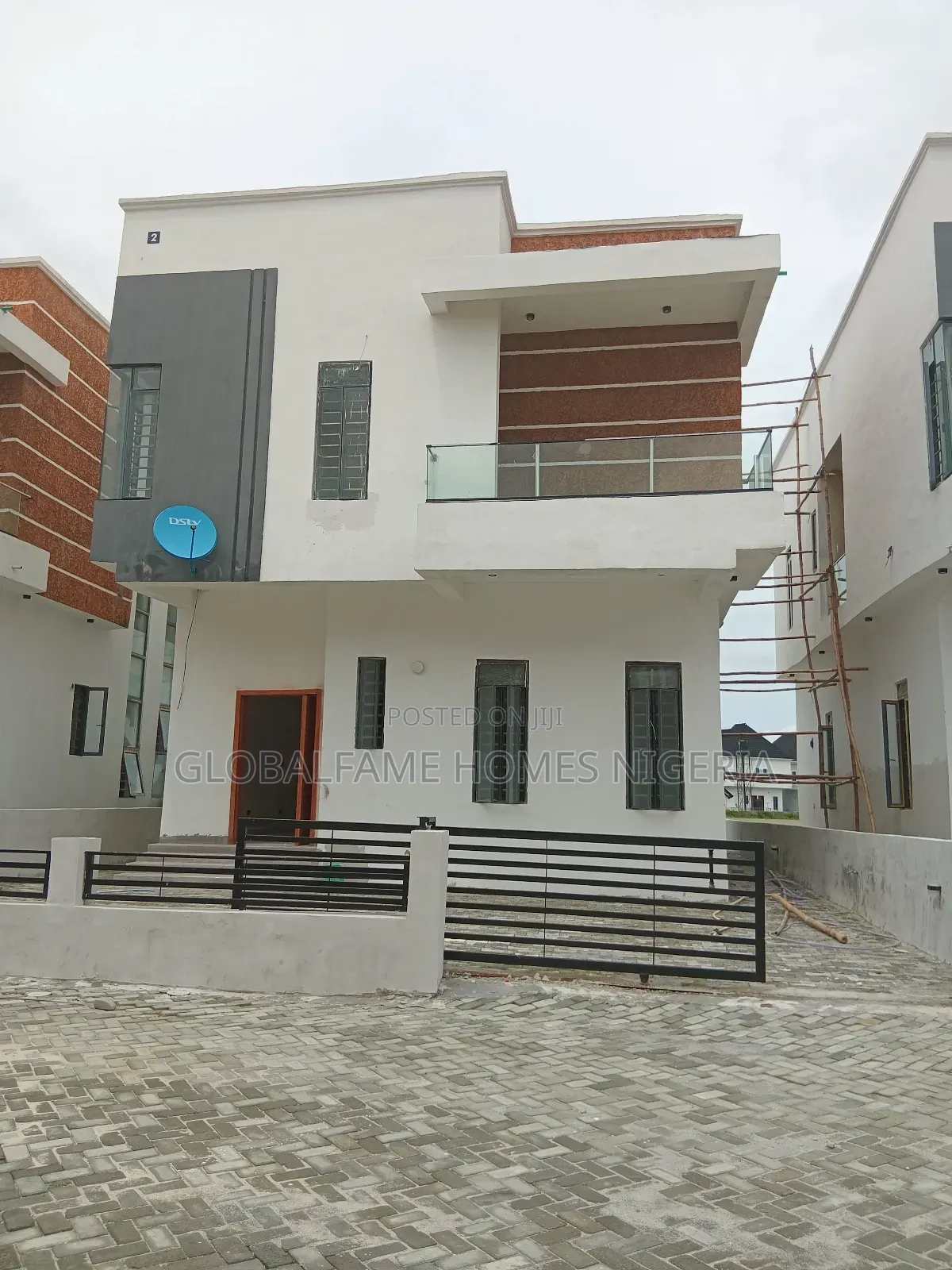 4bdrm Duplex in Adiva By Beachwood, Lakowe for sale