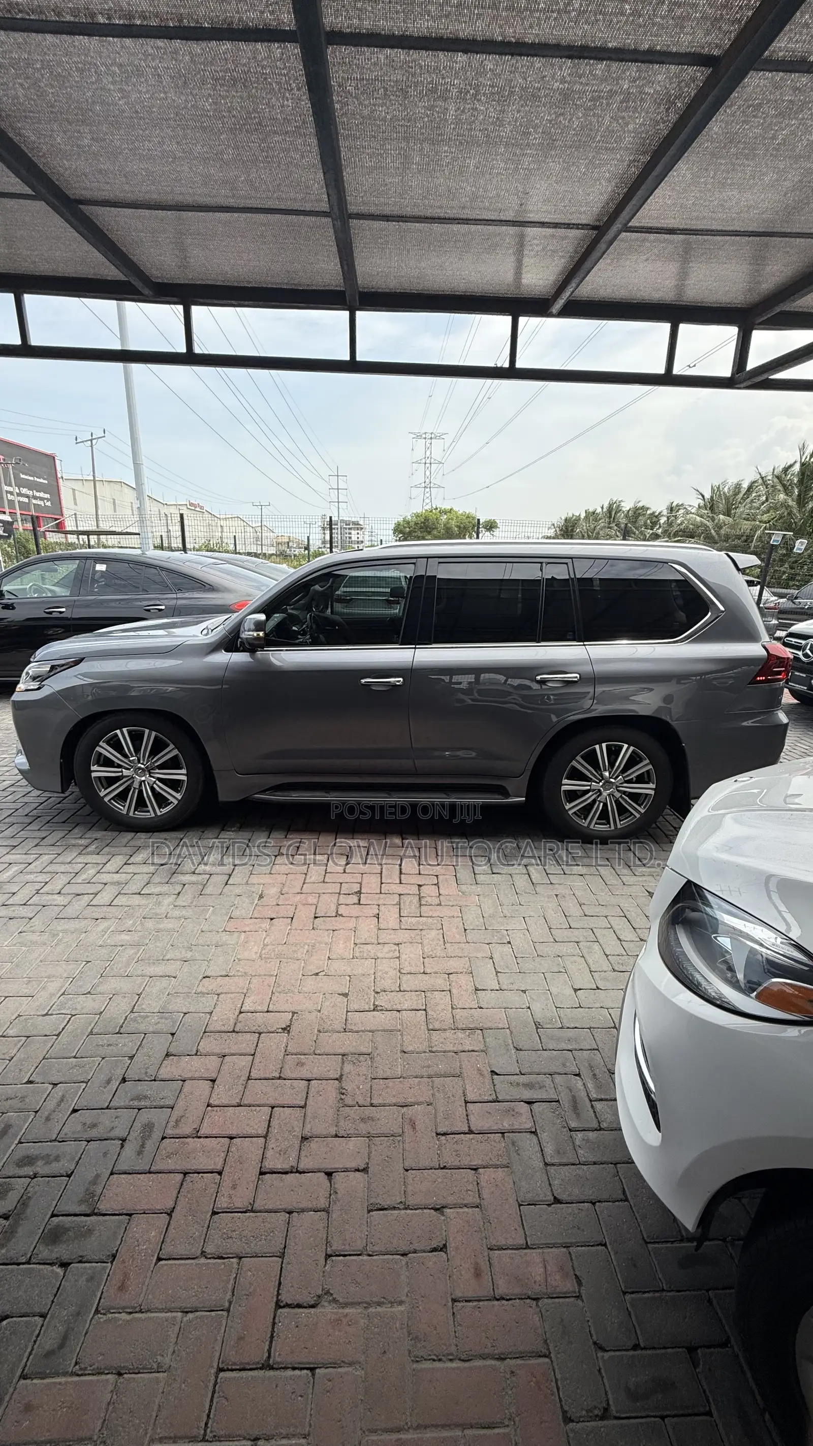 Lexus LX 570 AWD 2016 Gray