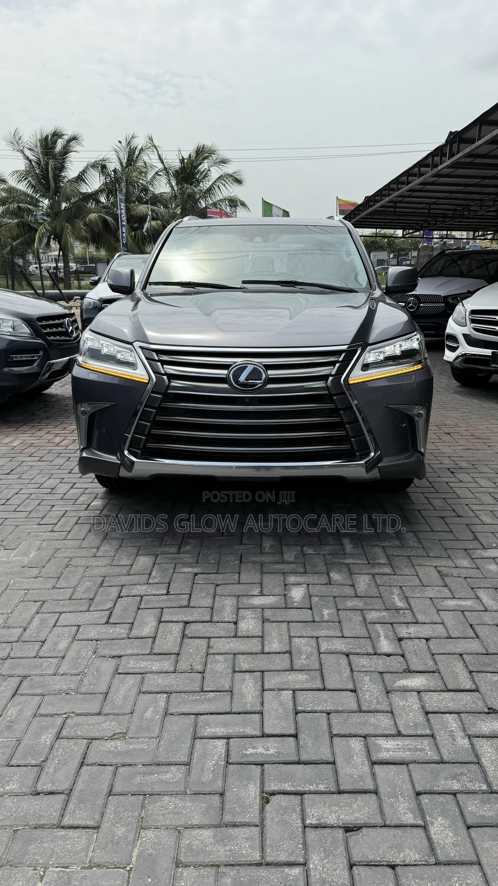 Lexus LX 570 AWD 2016 Gray
