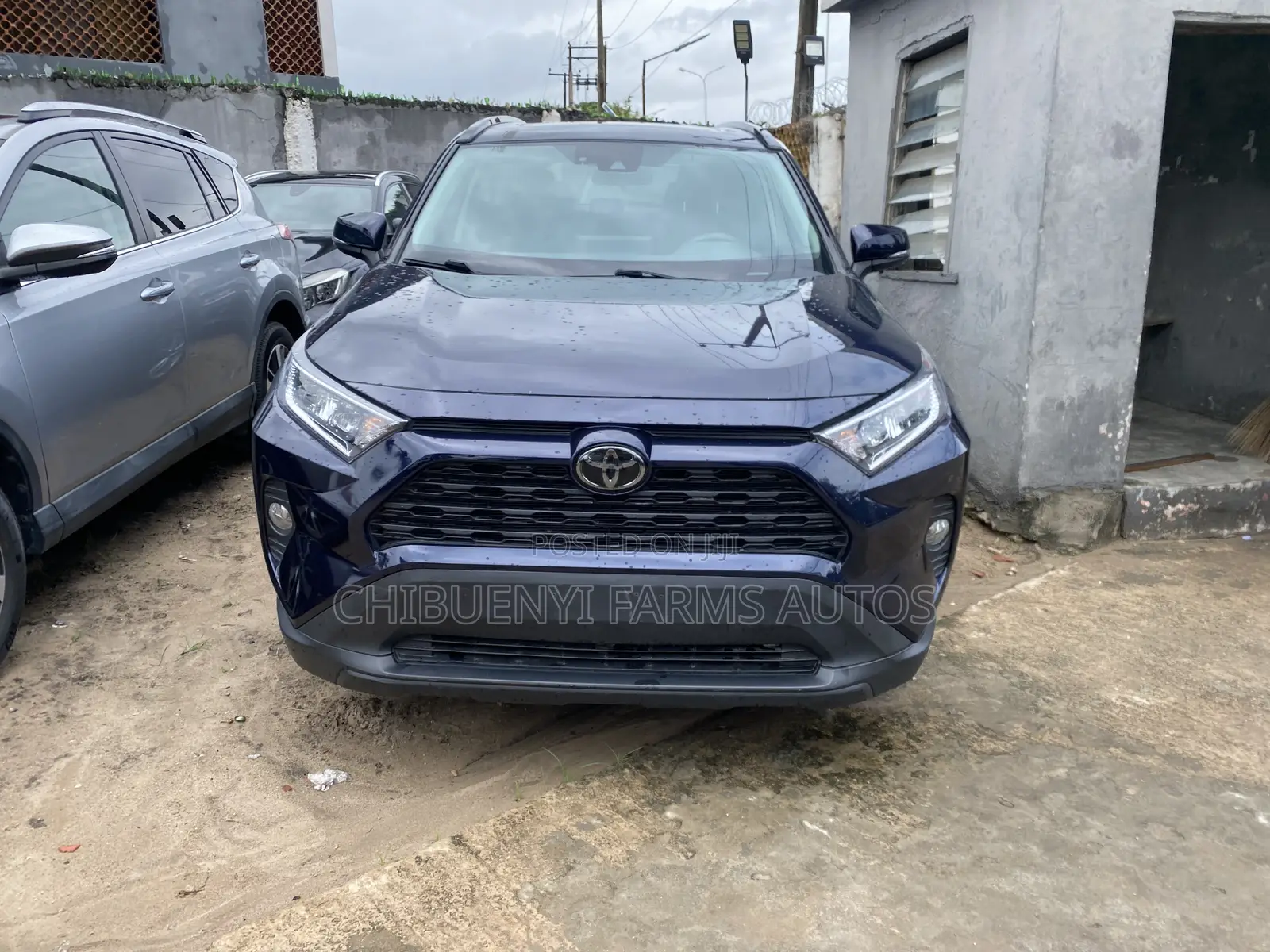 Toyota RAV4 2021 Blue