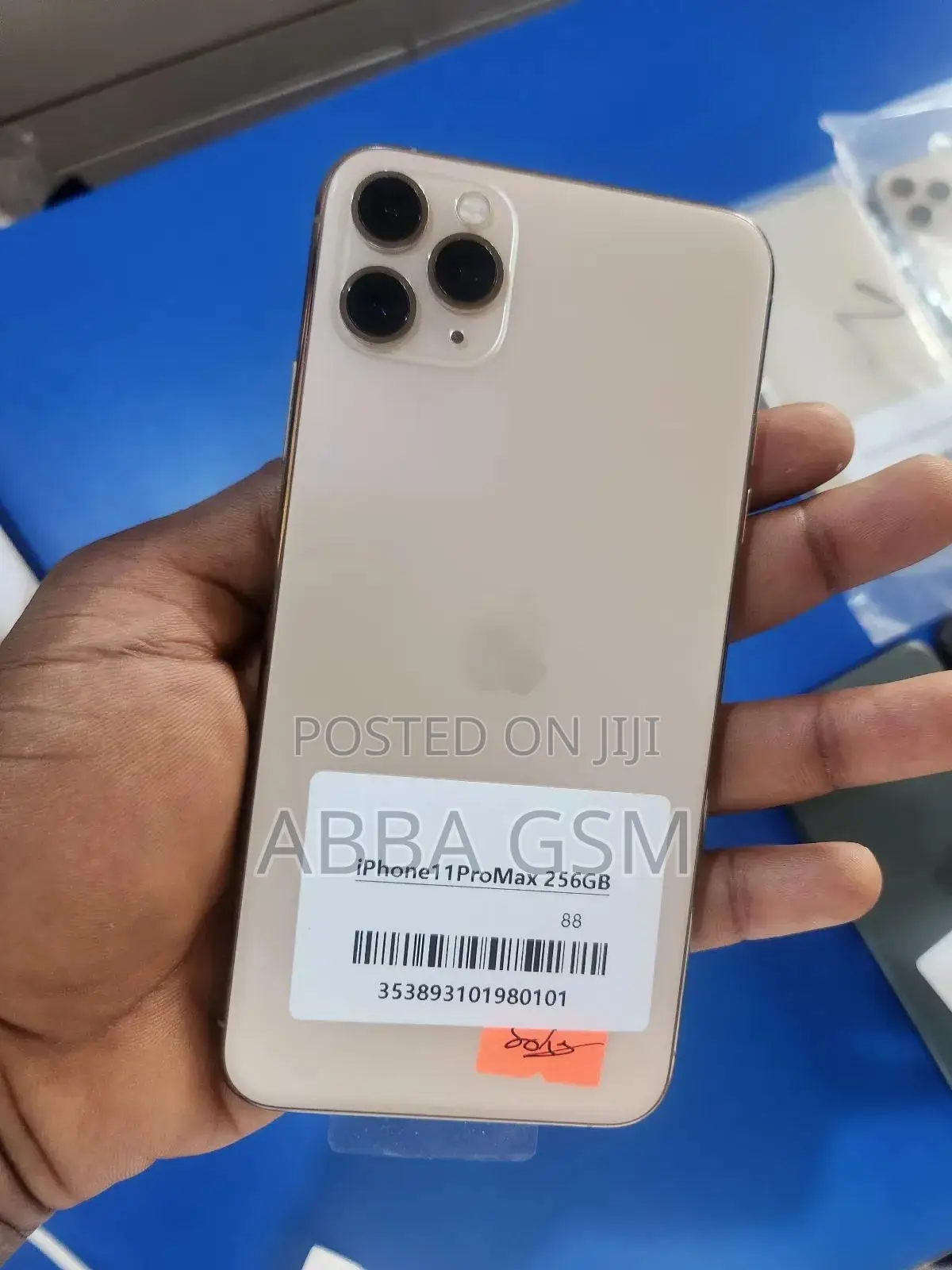 New Apple iPhone 11 Pro Max 256 GB Gold