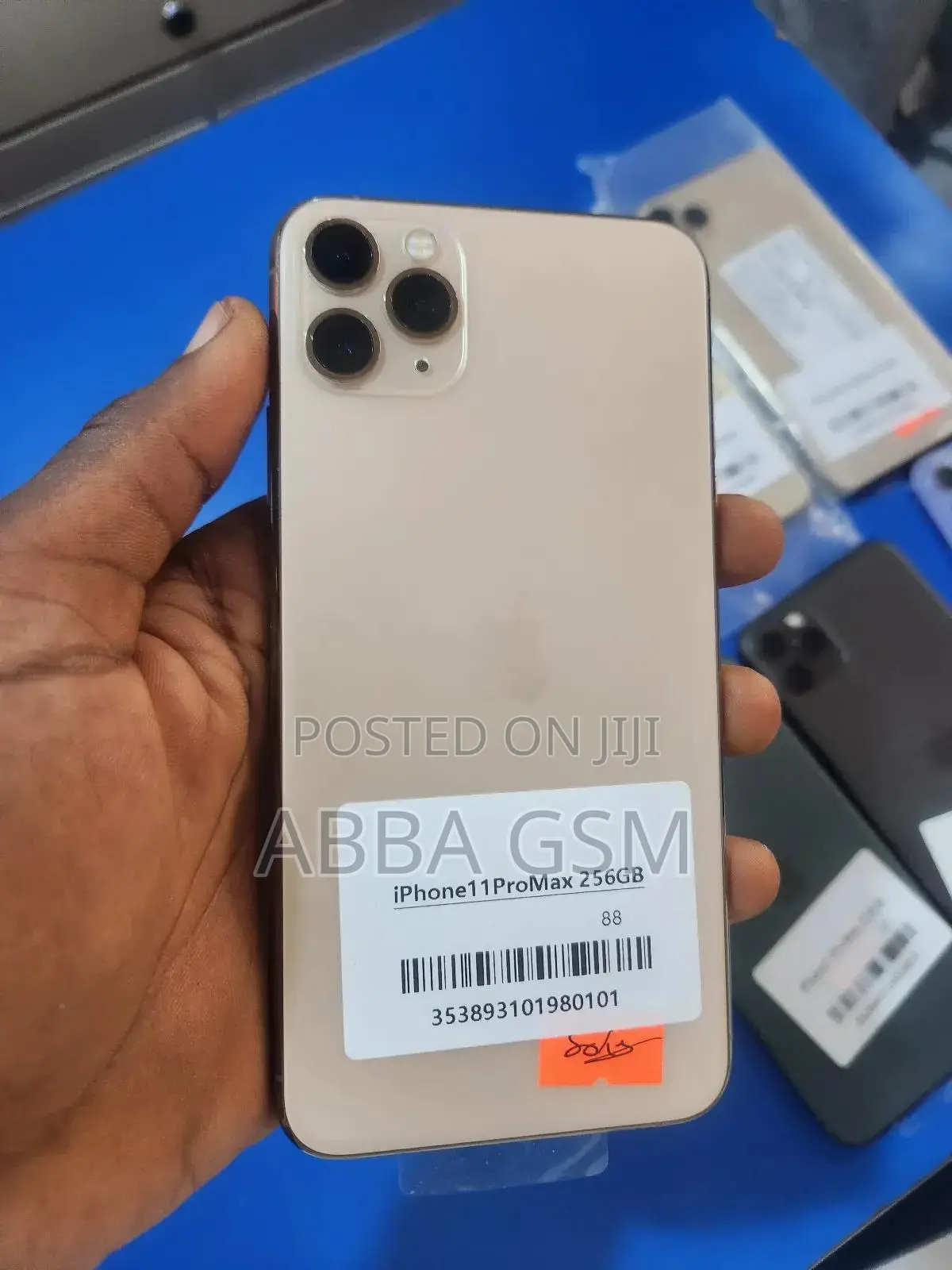 New Apple iPhone 11 Pro Max 256 GB Gold