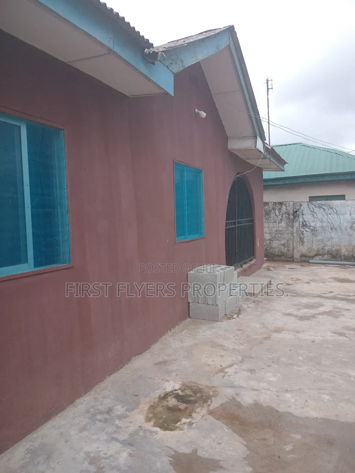 1bdrm Bungalow in Iyana Ipaja Lagos, Dopemu for rent