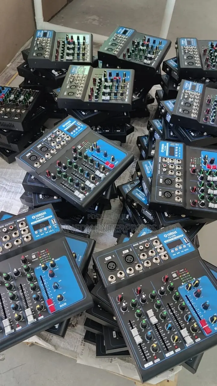 Professional F4 Yamaha Console Mixer