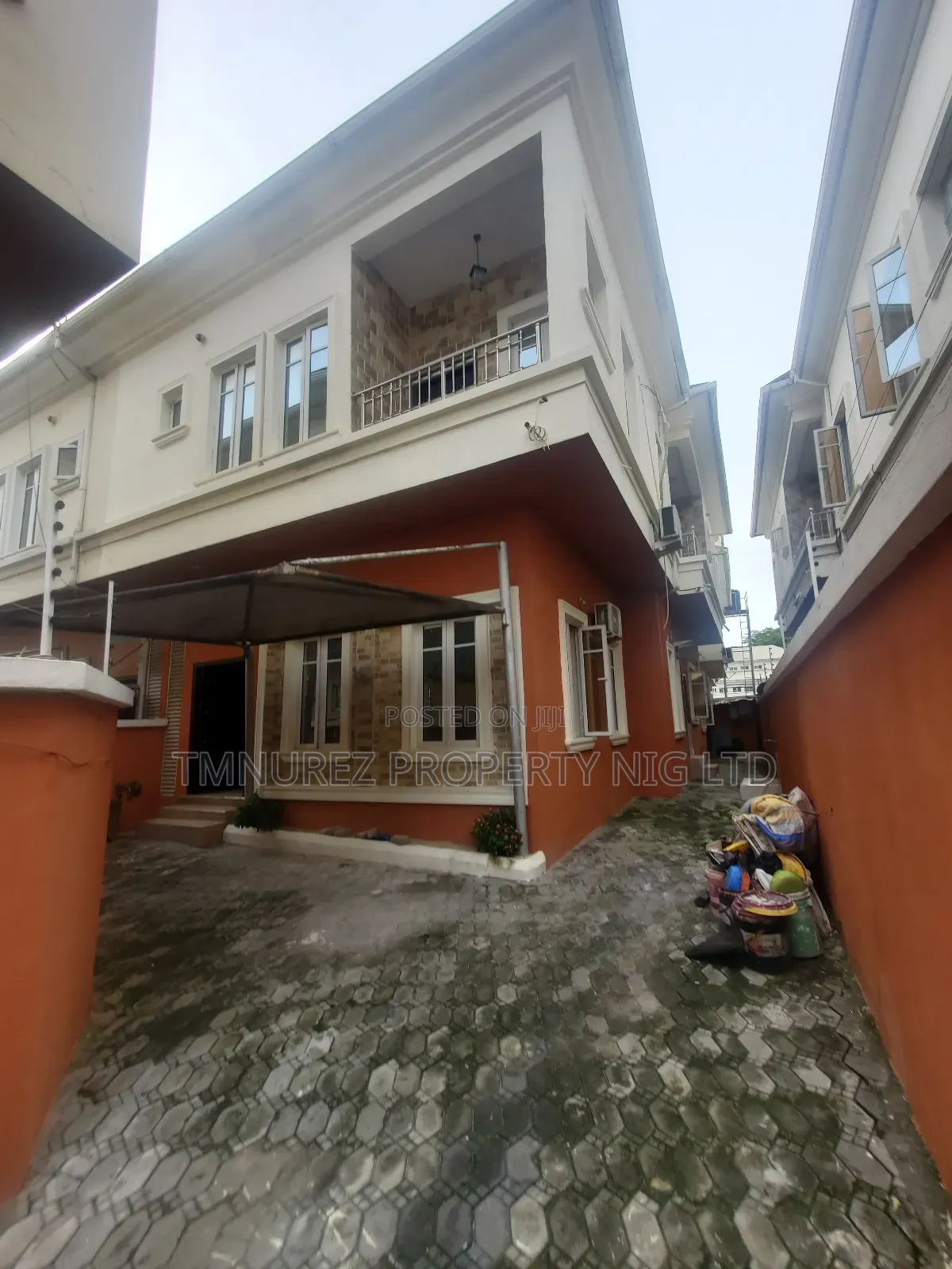 Studio Apartment in Chevron for rent