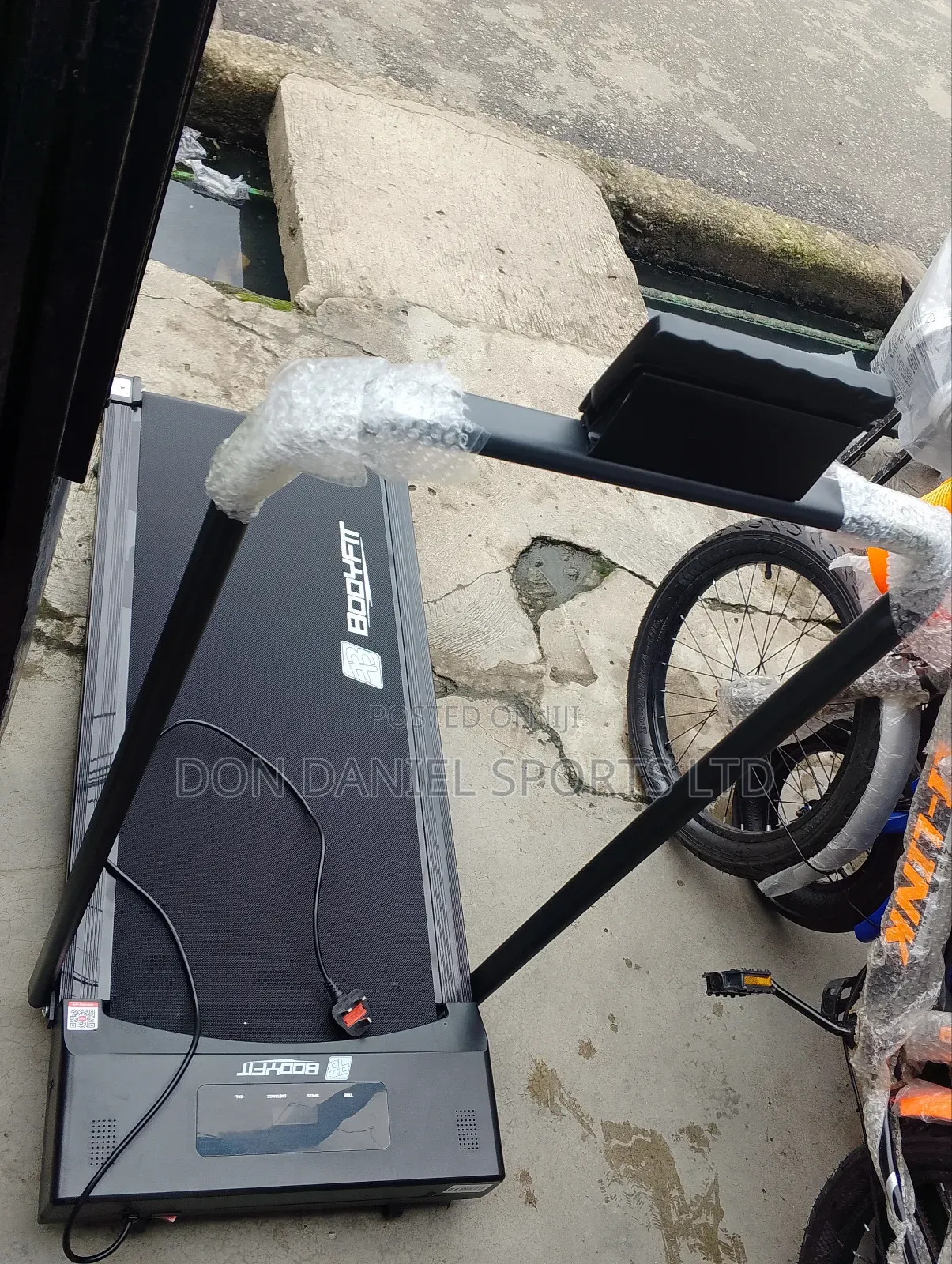 2hp Booyfit Platform Treadmill
