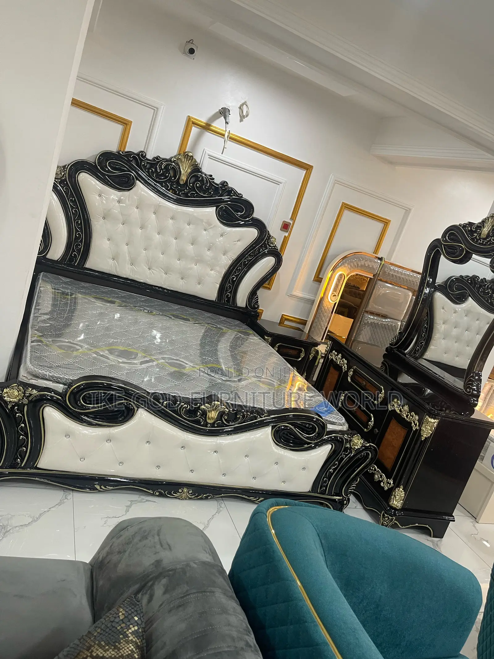 6by7 Imported Turkish Royal Family Bed With Accessories