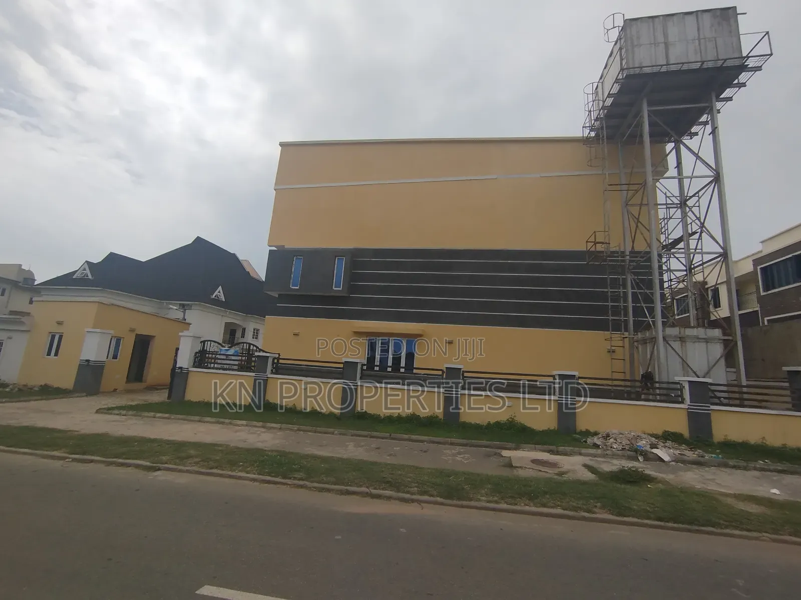 4bdrm Duplex in Diplomatic Zone, Guzape District for rent