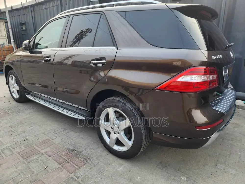 Mercedes-Benz M Class ML350 4MATIC 4dr SUV AWD (3.5L 6cyl 7A) 2014