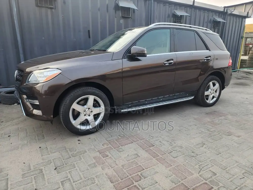 Mercedes-Benz M Class ML350 4MATIC 4dr SUV AWD (3.5L 6cyl 7A) 2014