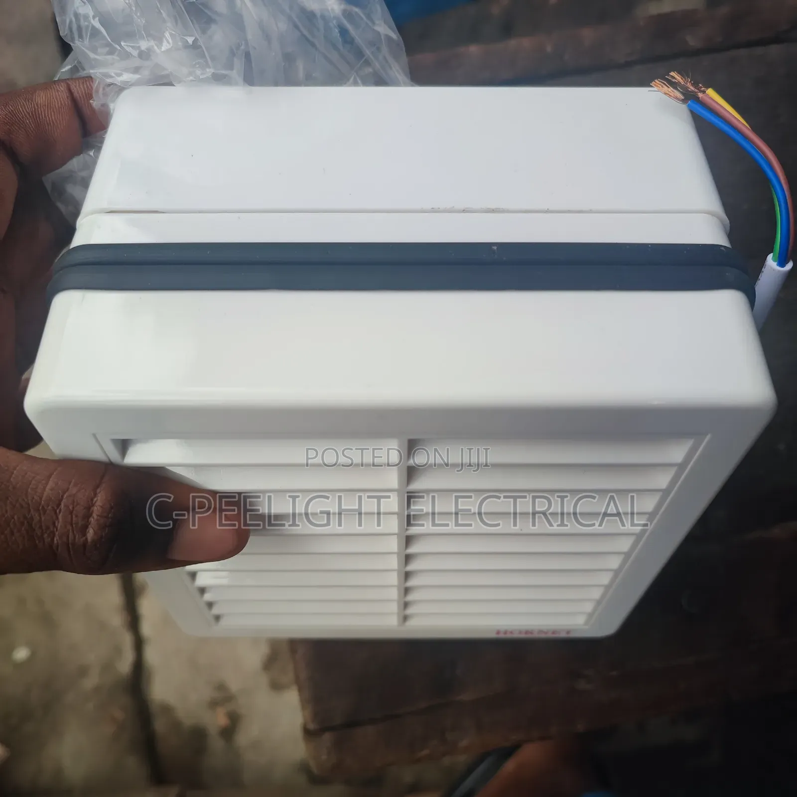 4x4 Extractor Fan