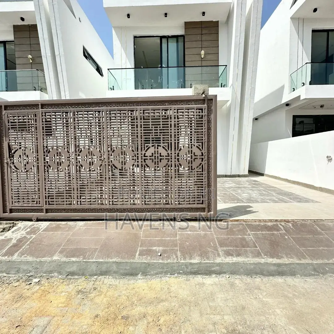 4bdrm Duplex in Lekki Phase 2 for sale