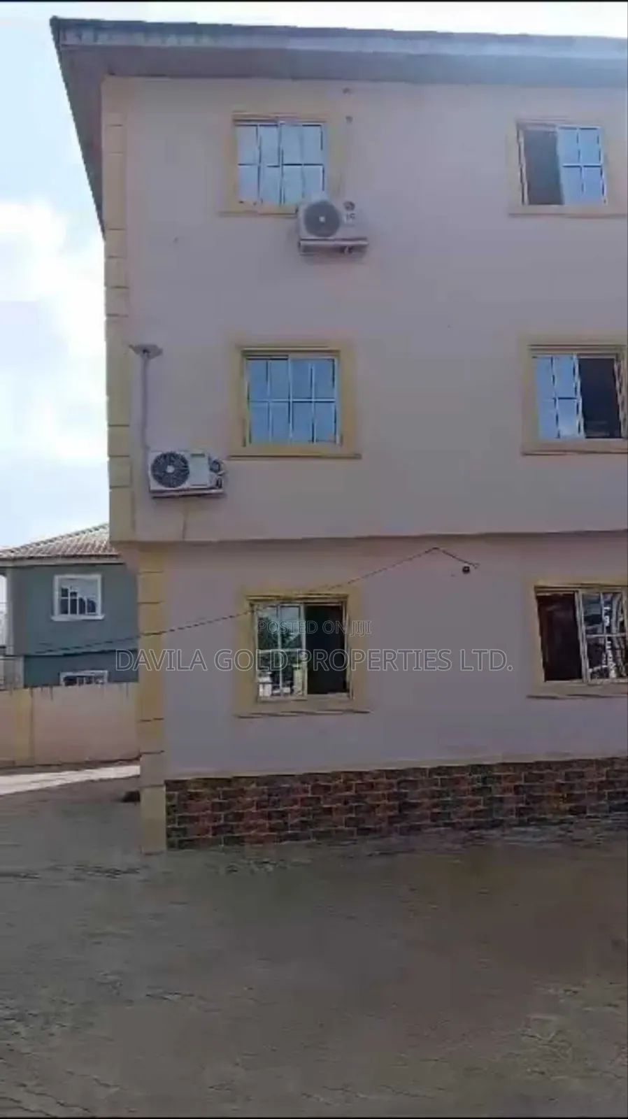 18bdrm Block of Flats in Benin City for sale
