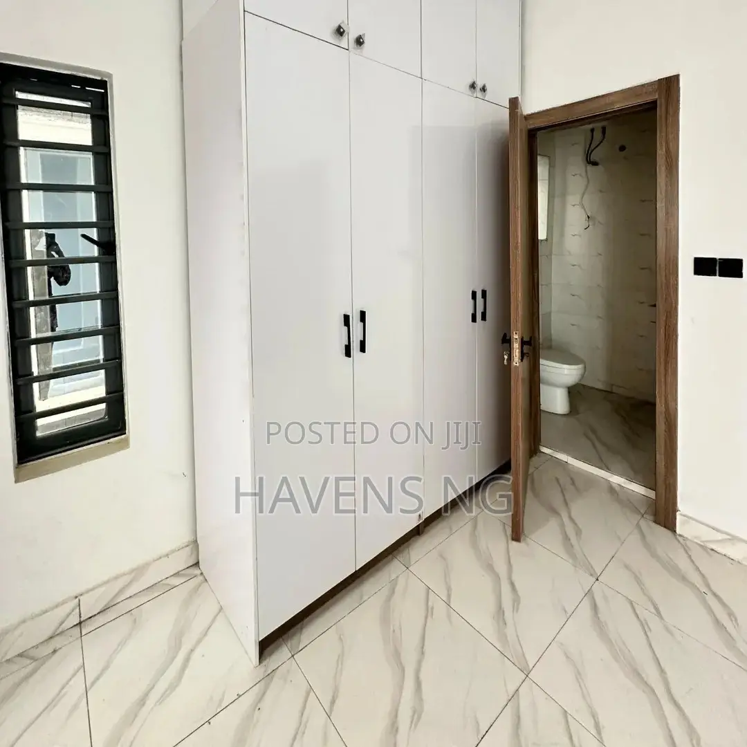 4bdrm Duplex in Lekki Phase 2 for sale