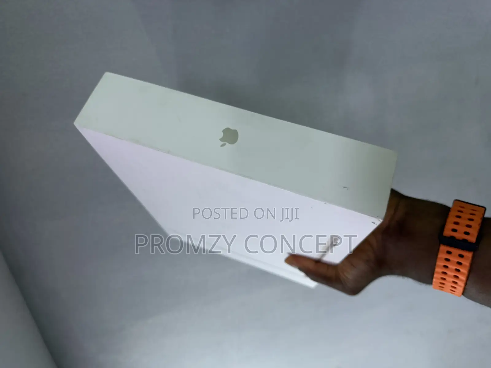 New Laptop Apple MacBook Air 2025 M4 13-inch 16GB Apple M4 SSD 256GB